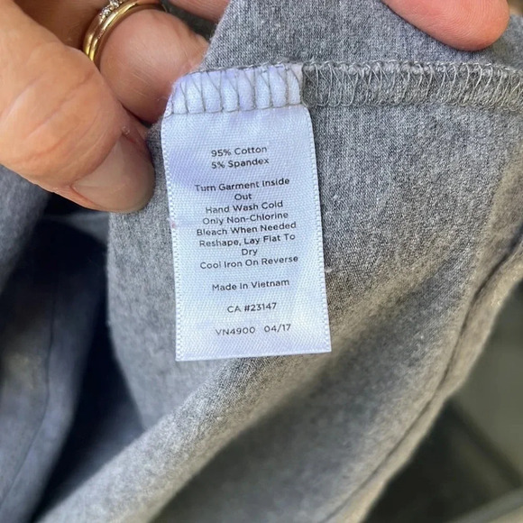 Talbots Tee 3X Gray with Metallic Silver All Over Heart Print. Cotton/Spandex - Picture 4 of 6